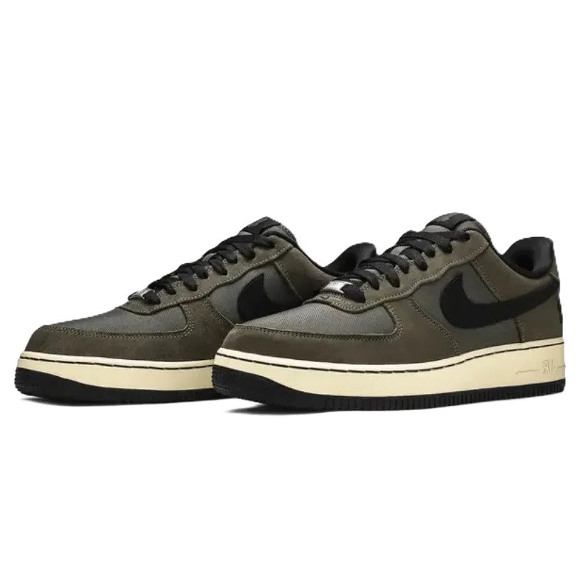 Undefeated x Nike Air Force 1 Low SP Ballistic Dunk vs. AF1