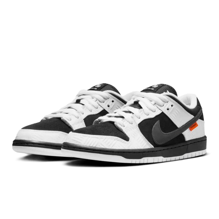 Nike SB Dunk Low TIGHTBOOTH