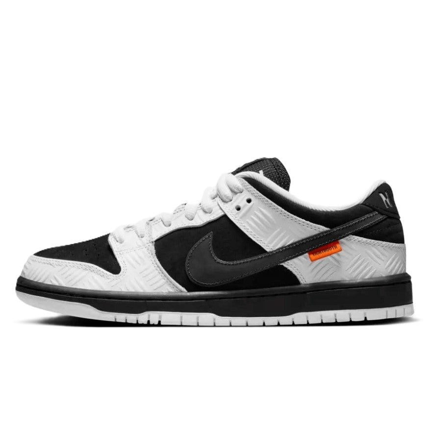 Nike SB Dunk Low TIGHTBOOTH